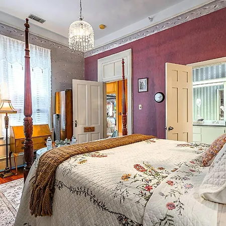 Azalea Room_Victorian Style_With Private Bathroom